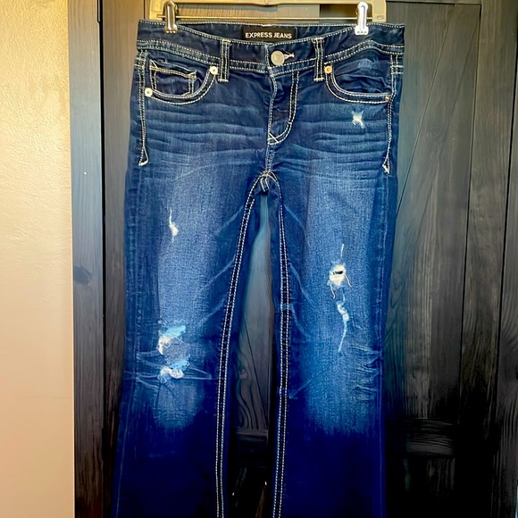 Express dark wash bootcut. Excellent condition - Picture 3 of 4
